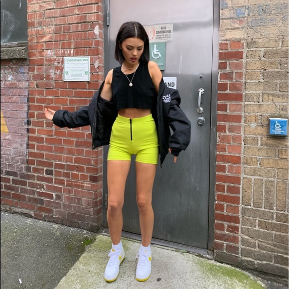 neon biker shorts with black zipper in front - Picture 4 of 5